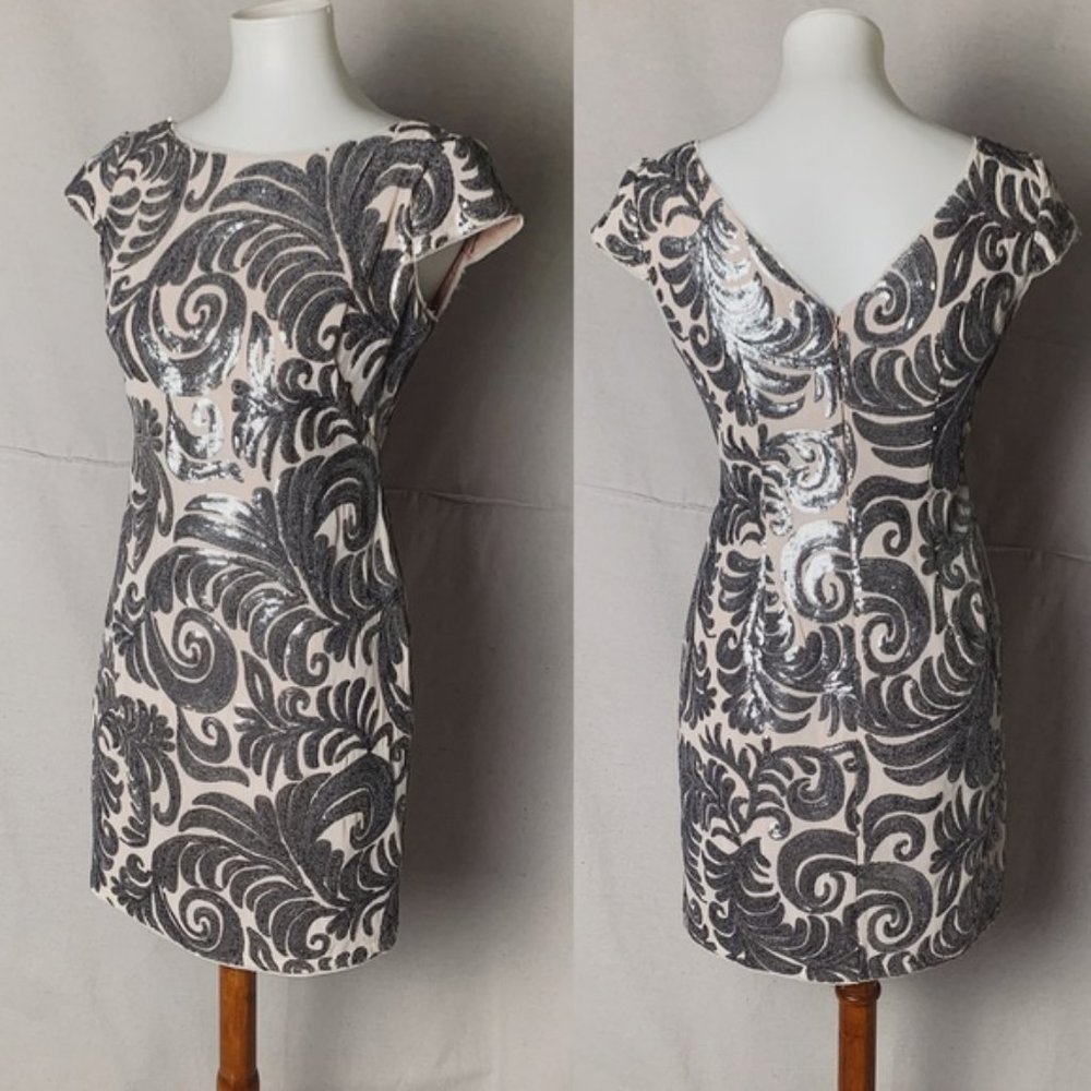 ADRIANNA PAPELL Sequin Cap Sleeve V-Back Dress